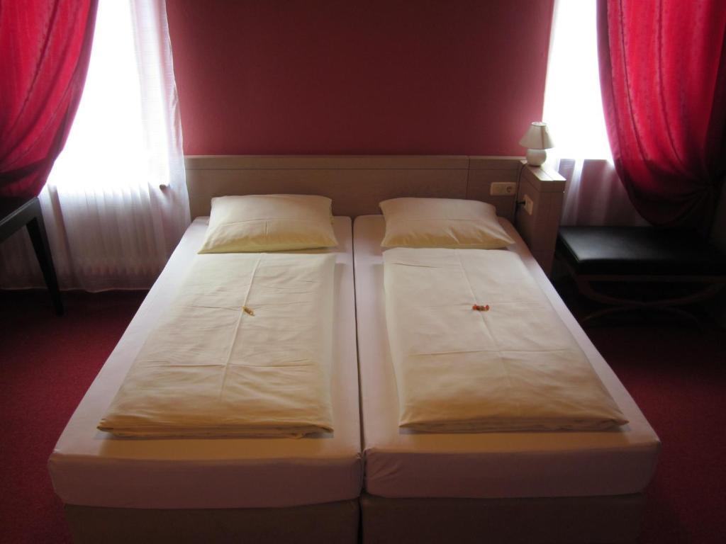 Hotel Alte Krone Tübingen Oda fotoğraf